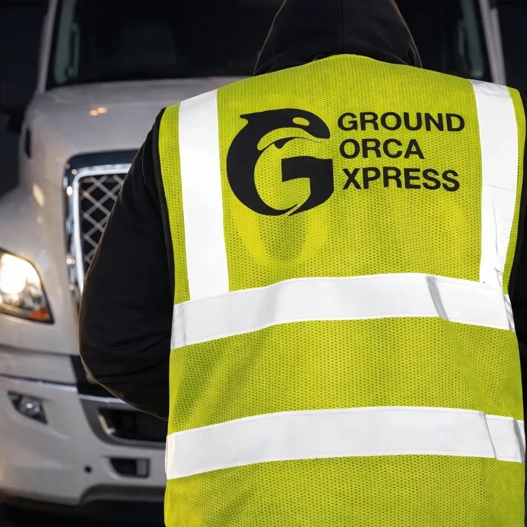 Worker wearing Ground Orca Xpress vest